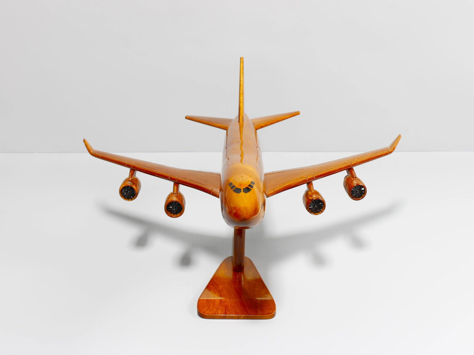 Premium handcrafted Boeing 747 aircraft replica – front-on view