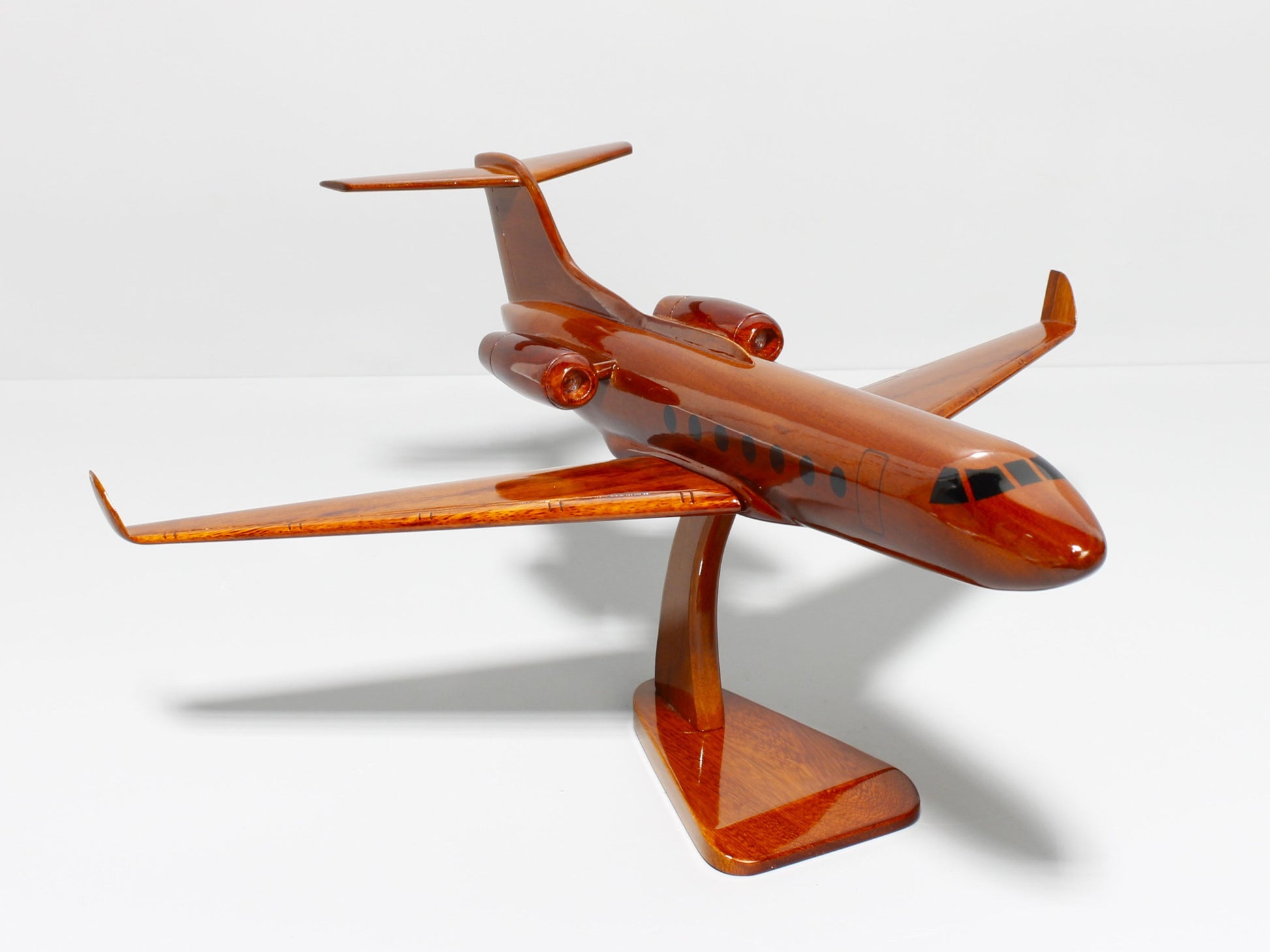 Gulfstream G550 wood model – front angle on stand