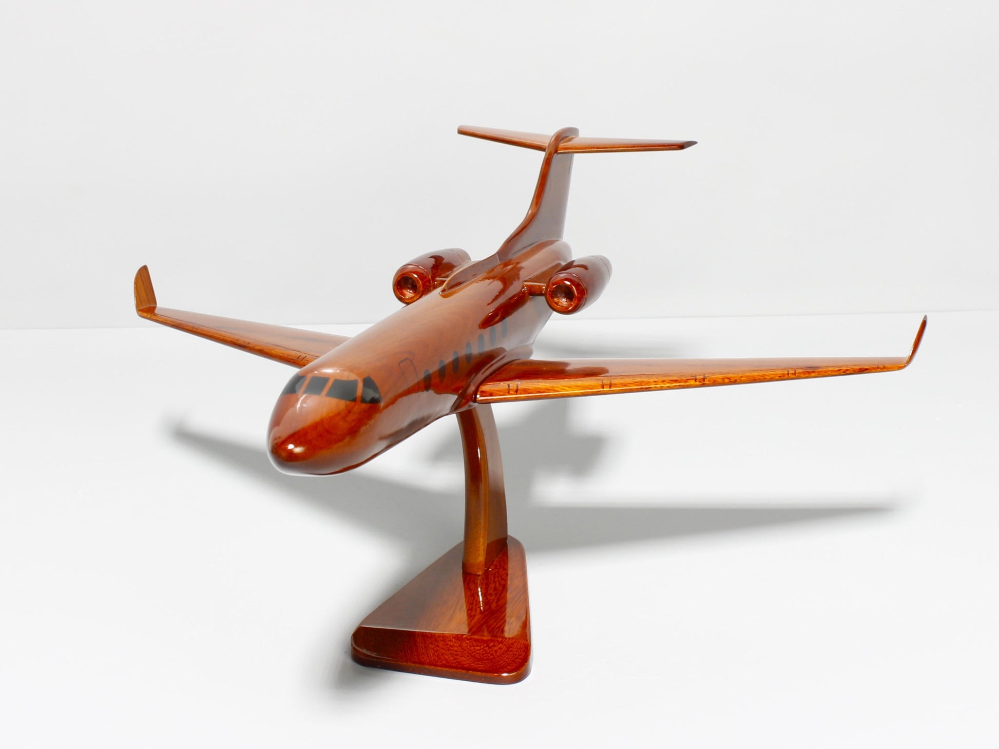 Gulfstream G550 wood model – front angle on stand