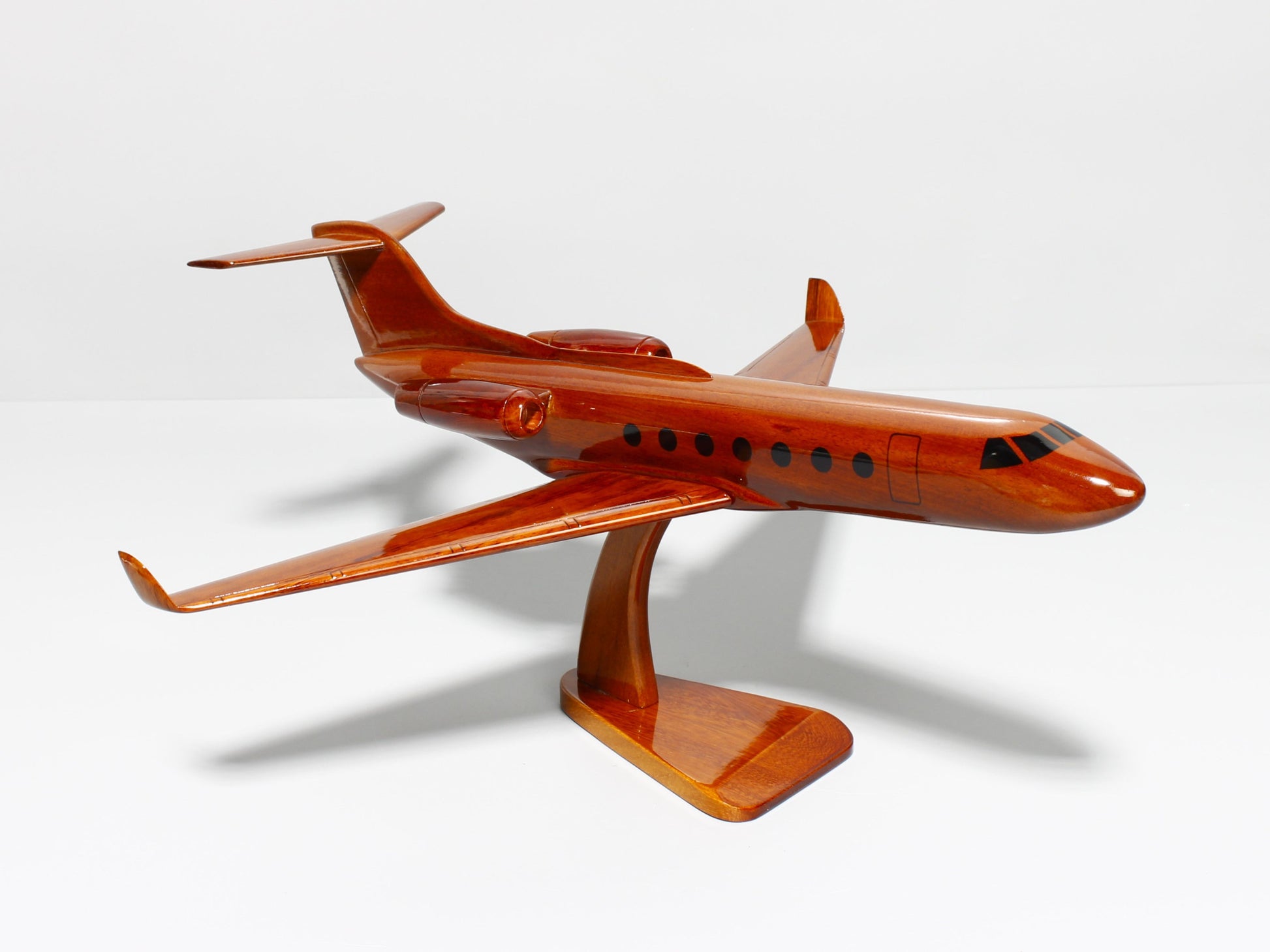 Handcrafted Gulfstream G550 wooden model – right side