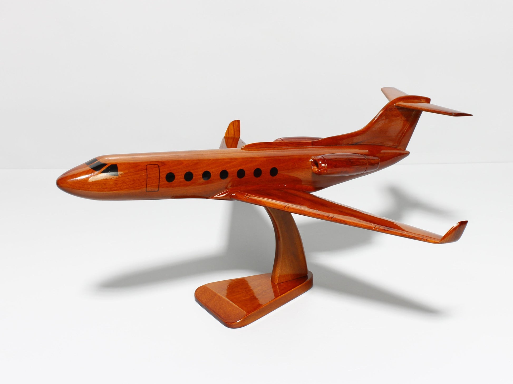 Gulfstream G550 aircraft replica – left side display