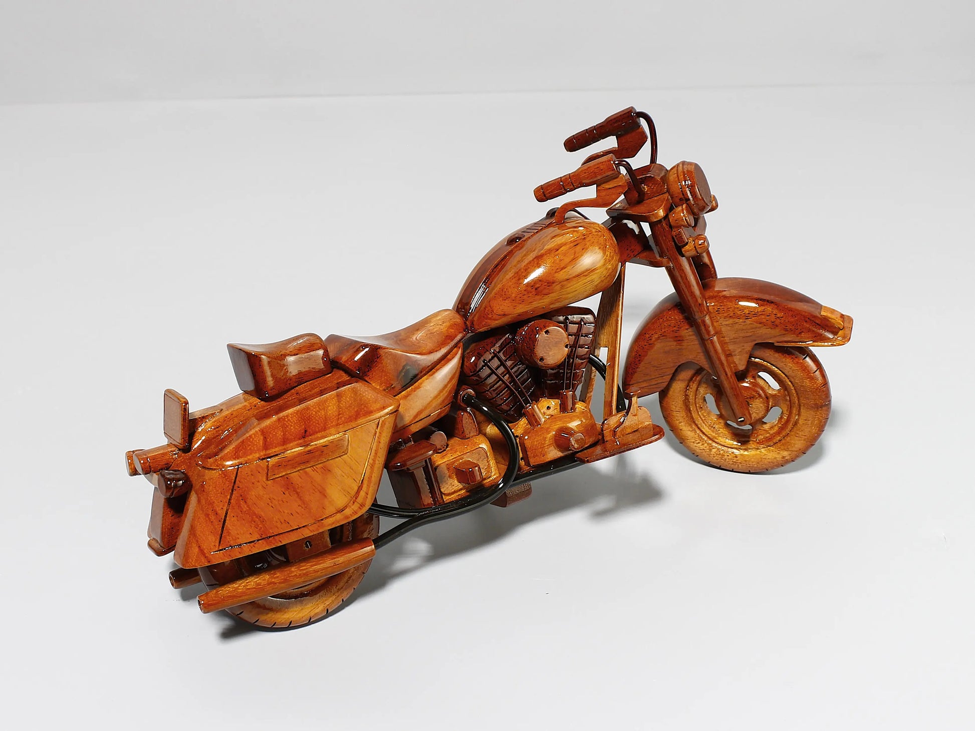 Front left quarter view of Harley-Davidson Road King wood model