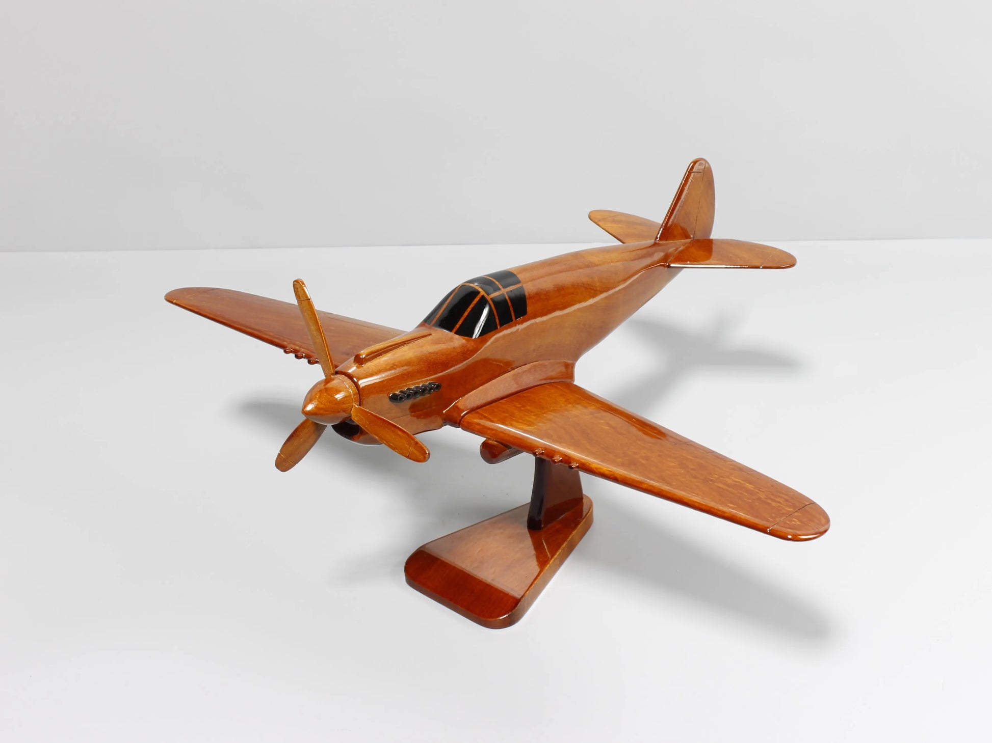 P-40 Warhawk Flying Tigers wood model in combat-ready pose – Premiumwoodart