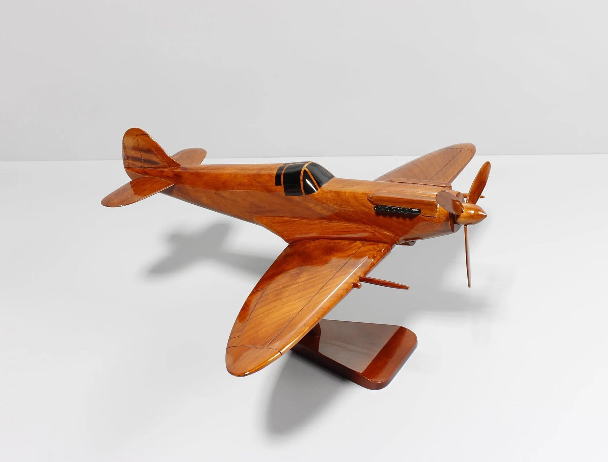 Spitfire British fighter aircraft model in polished mahogany finish – Premiumwoodart