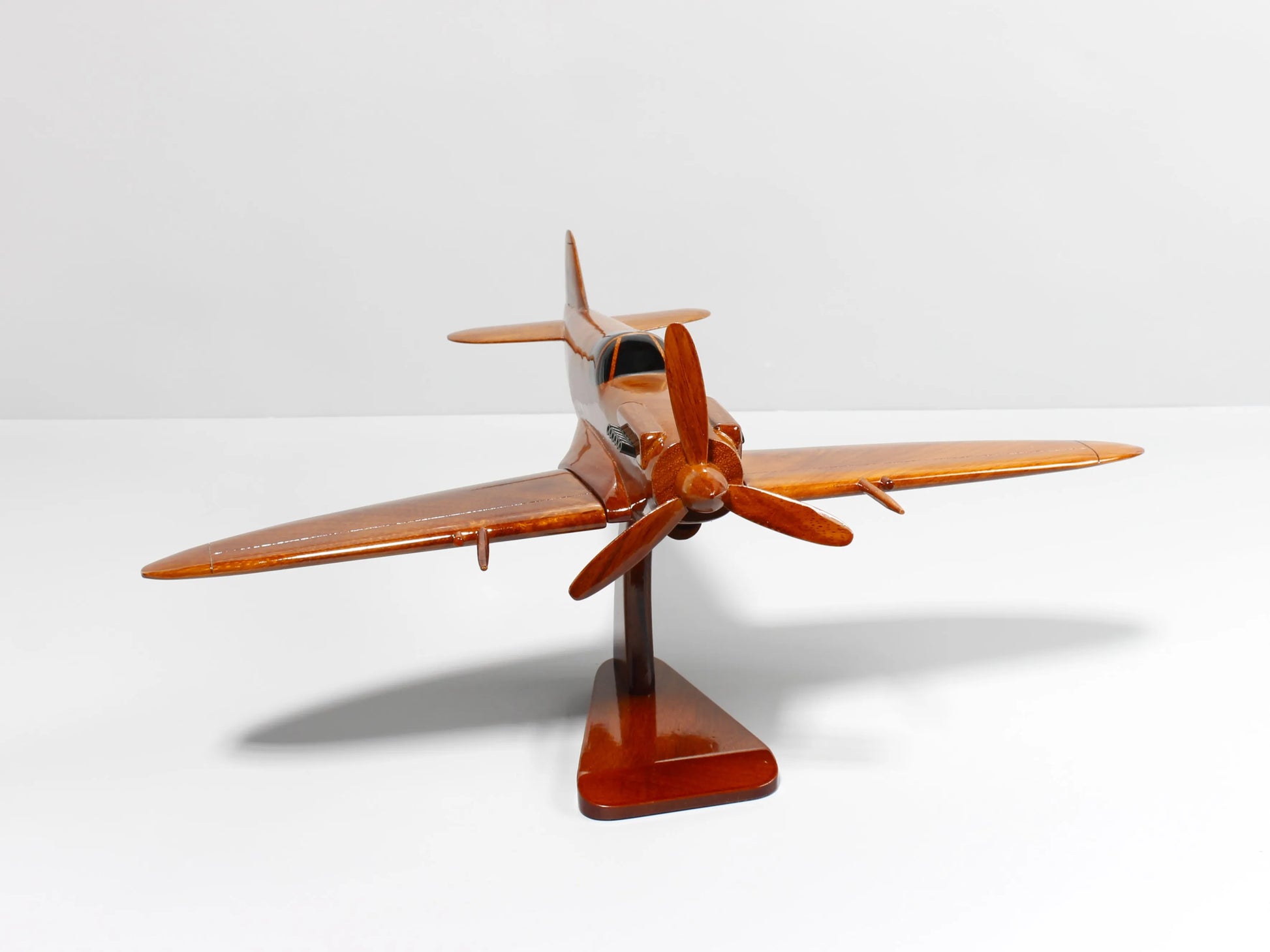 Front view of Supermarine Spitfire wood model with elliptical wings and propeller – Premiumwoodart