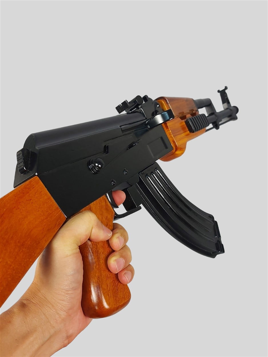 AK-47 Kalashnikov full-scaleVietnamwoodmodel
