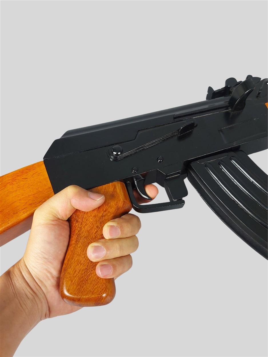 AK-47 Kalashnikov full-scaleVietnamwoodmodel