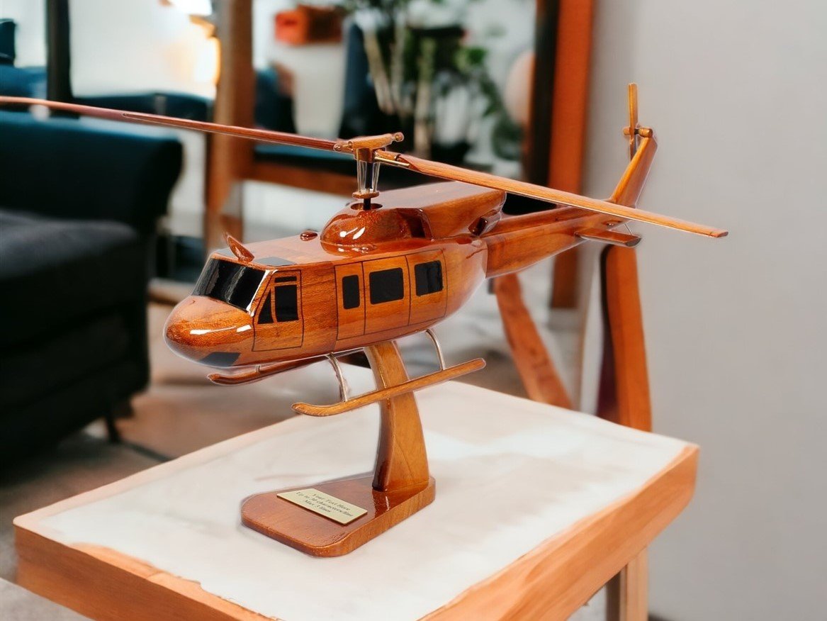Bell 212 Twin Huey / UH-1N Huey Wood ModelVietnamwoodmodel
