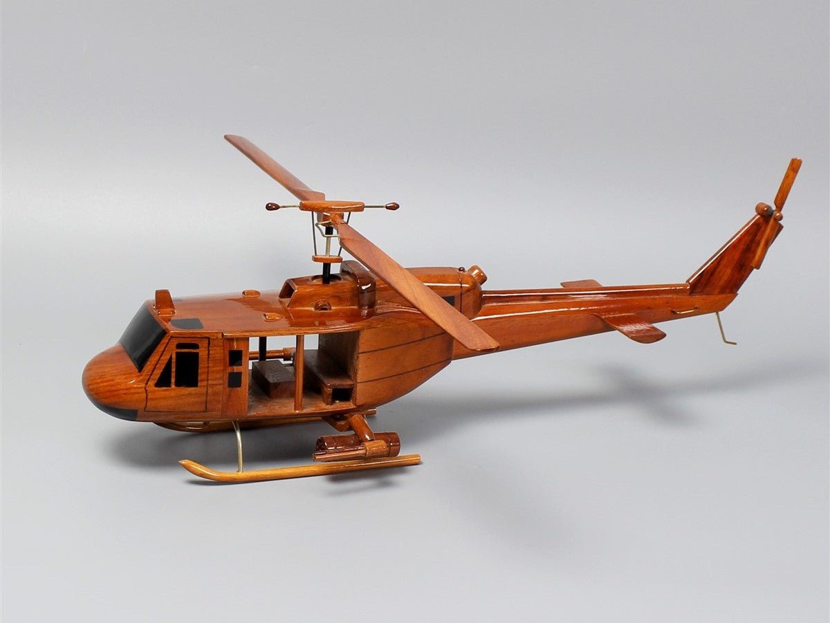 Bell UH-1 Huey GunshipVietnamwoodmodel