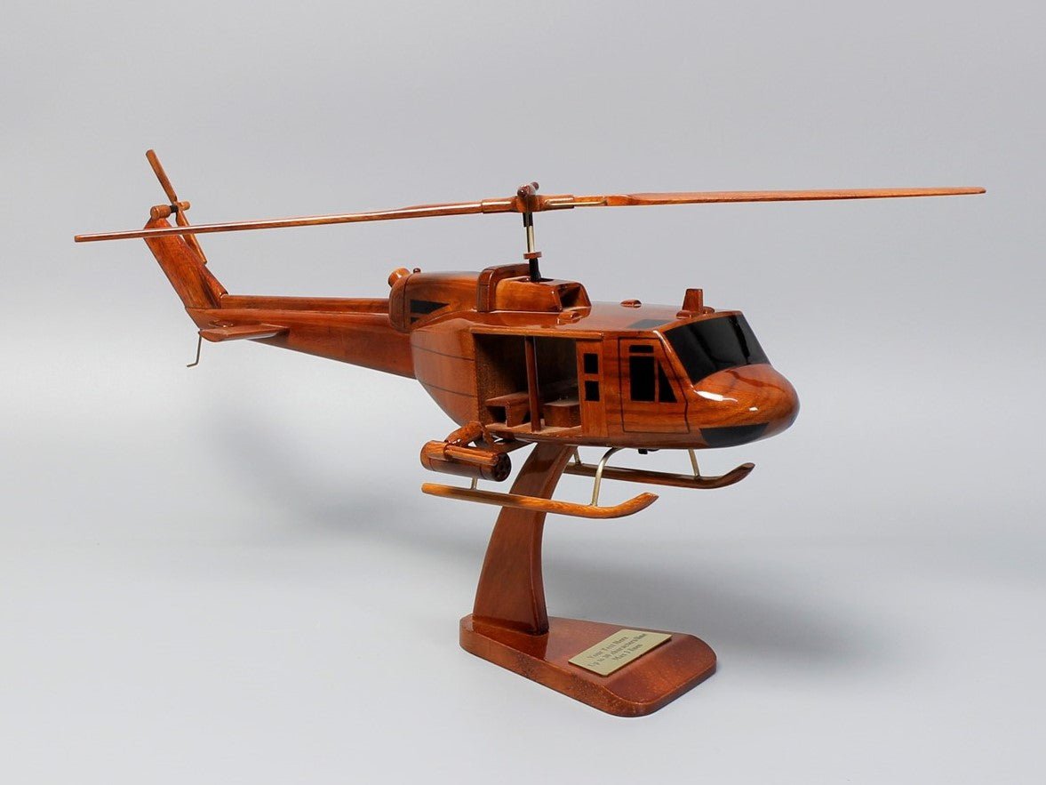 Bell UH-1 Huey GunshipVietnamwoodmodel